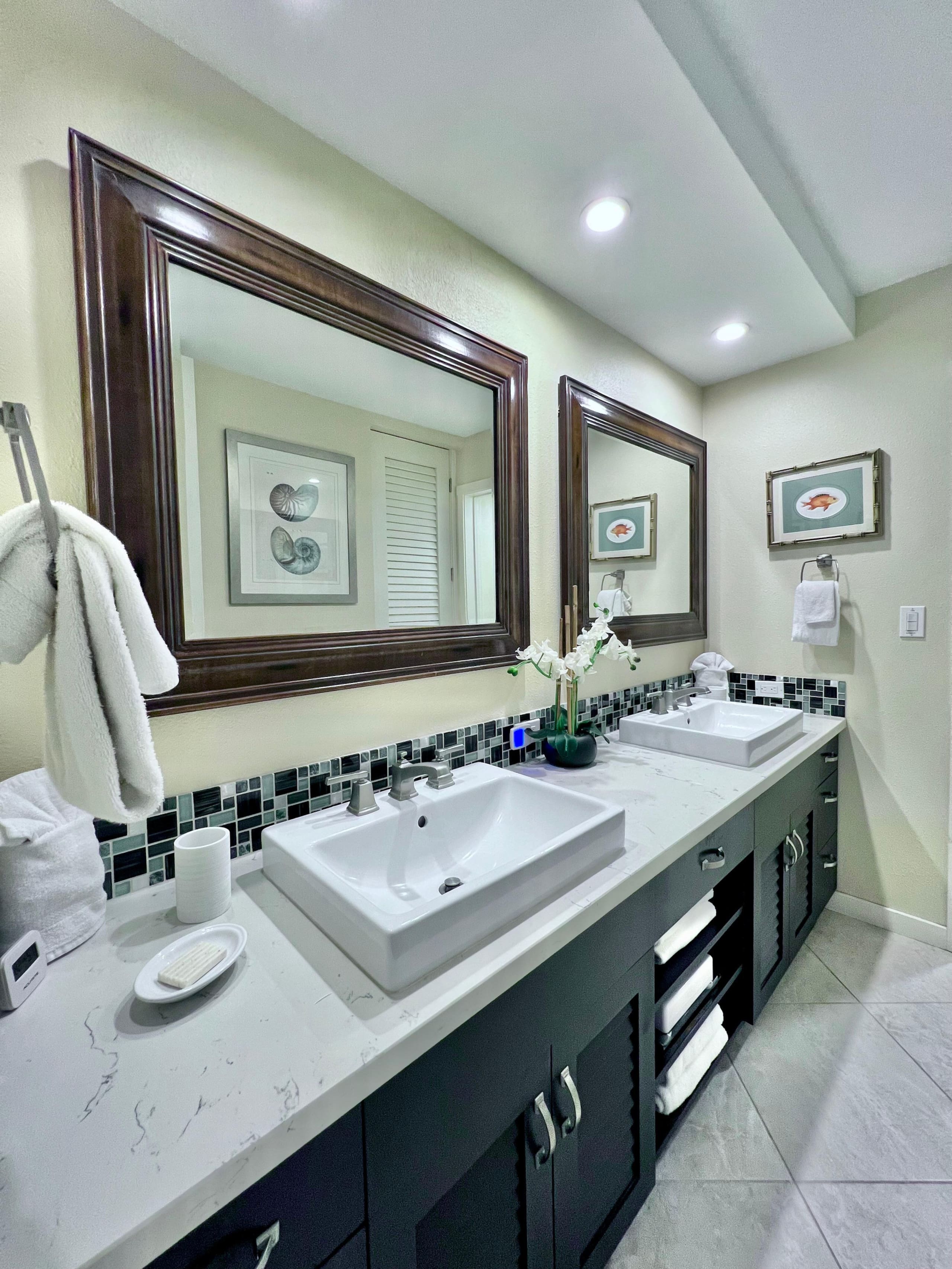Condo in Lahaina · ★4.91 · 1 bedroom · 2 beds · 1 private bath - Image 32