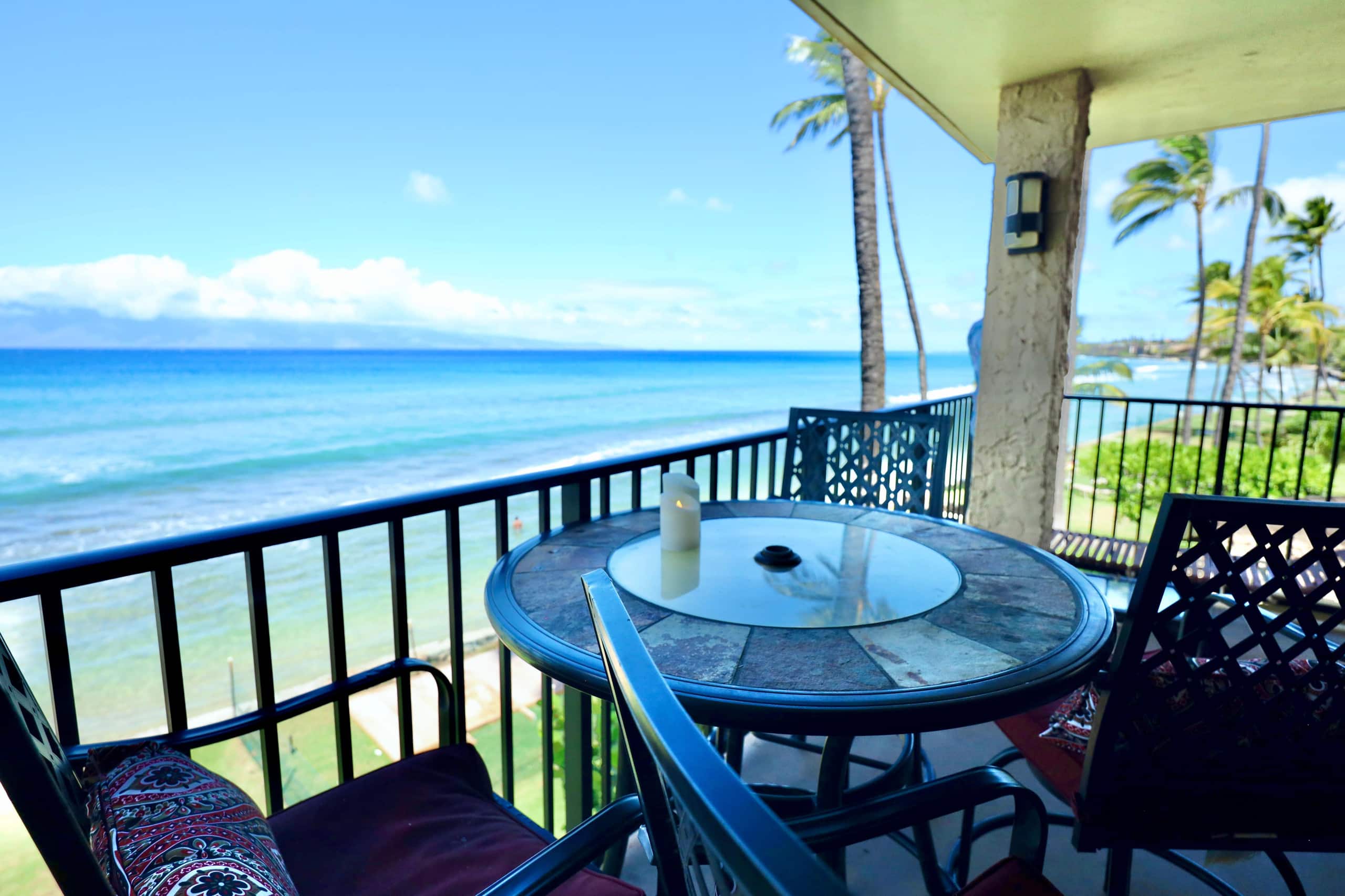 Condo in Lahaina · ★4.91 · 1 bedroom · 2 beds · 1 private bath - Image 4