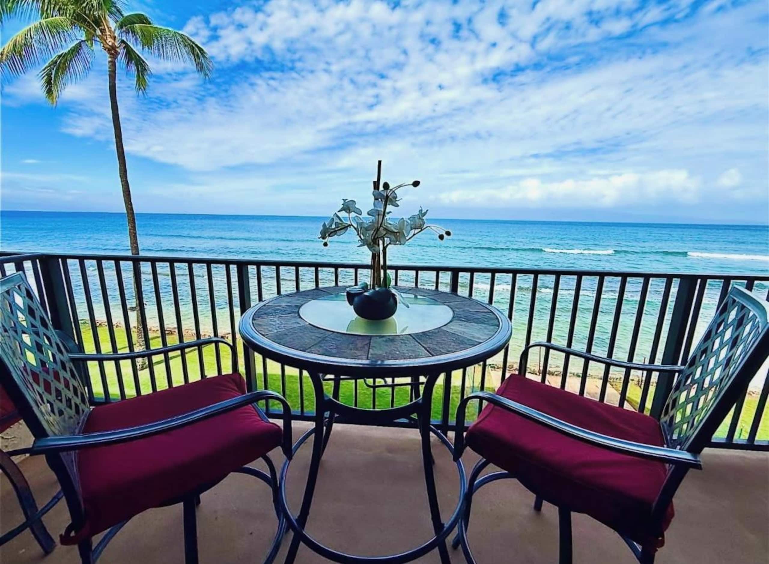 Condo in Lahaina · ★4.91 · 1 bedroom · 2 beds · 1 private bath - Image 2