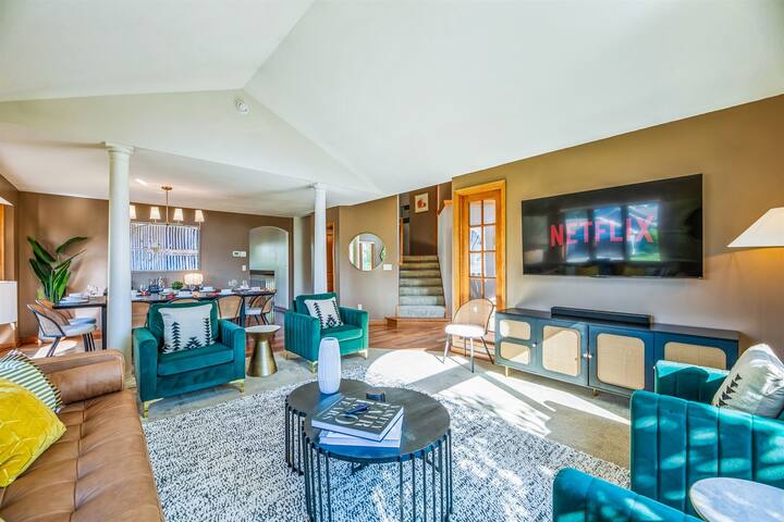 NEW! Sleeps 12, Fam. Friendly, Game Room. Dog OK! gallery image 3