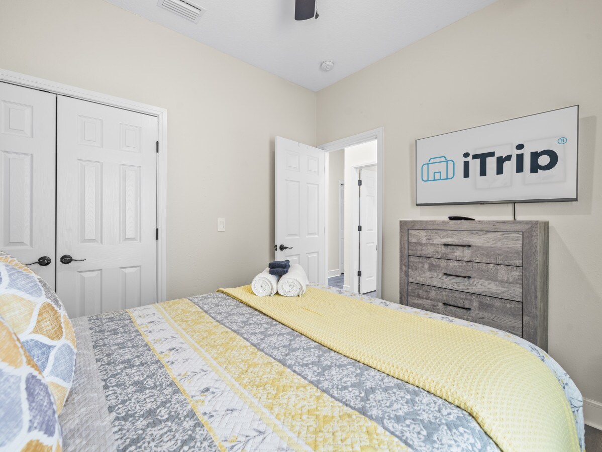 Спална соба 2 со брачен кревет (широк 150 - 179 см)