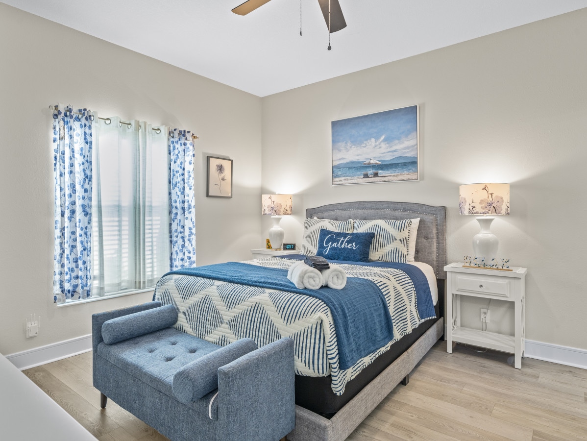 Спална соба 1 со брачен кревет (широк 150 - 179 см)