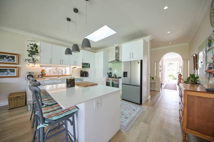 Claremont Family Home with Solar panels gallery image 2