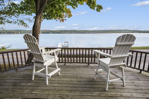 Lakehouse & Bunkhouse; Lakefront, Kayak, Hot tub!