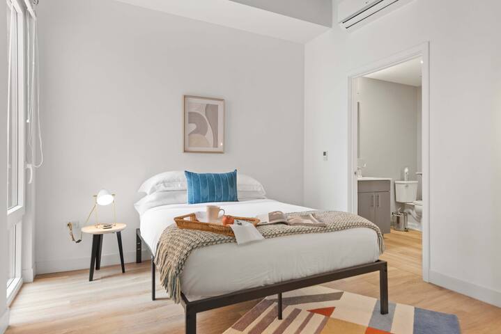 Family-Friendly 4BR in Lincoln Park, Safe Area gallery image 2