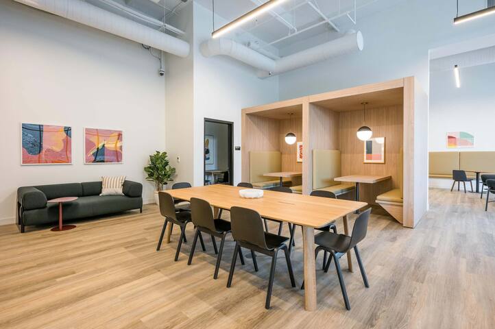 Family-Friendly 4BR in Lincoln Park, Safe Area gallery image 3