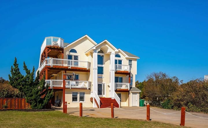 Whalehead Adventure With Ocean Views, Pool, Spa - Corolla, NC