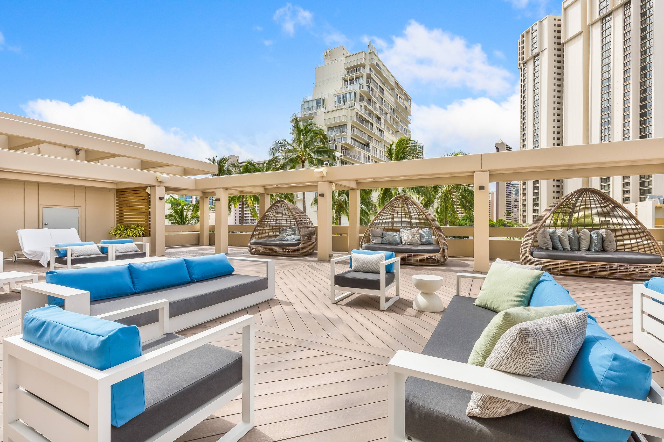 Hotel in Honolulu · ★4.33 · Studio · 2 beds · 1 shared bath - Image 23