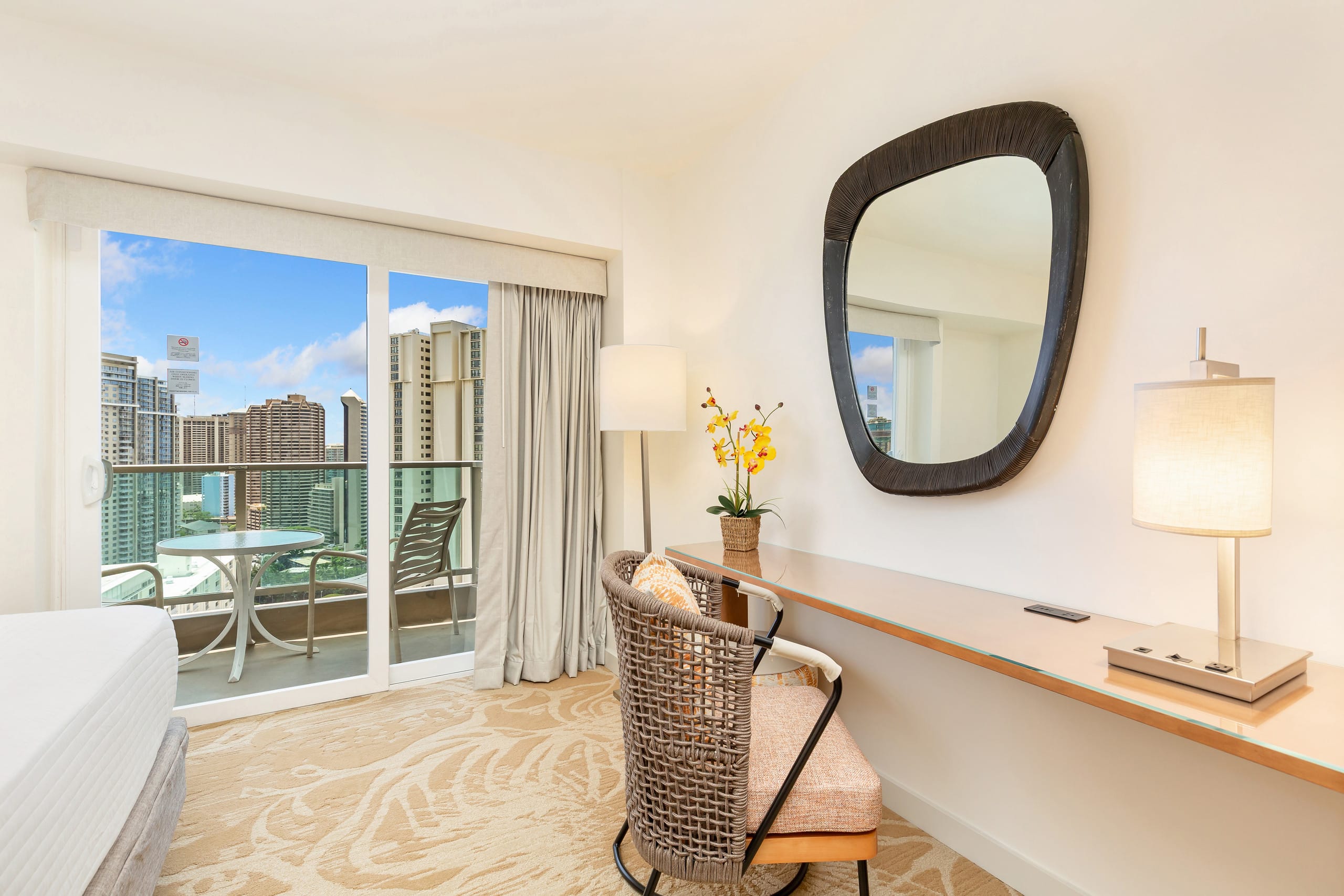 Hotel in Honolulu · ★4.33 · Studio · 2 beds · 1 shared bath - Image 13