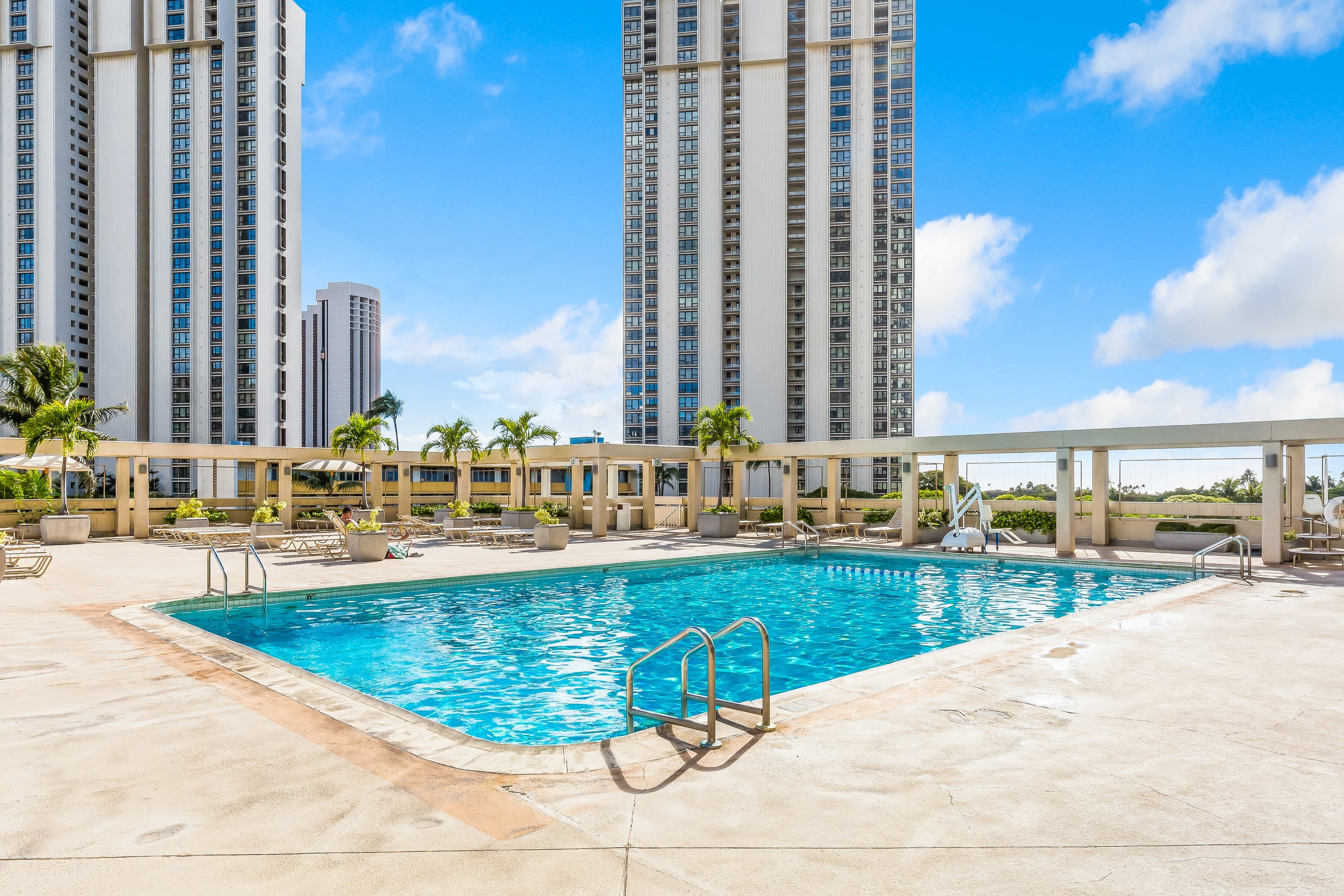 Hotel in Honolulu · ★4.33 · Studio · 2 beds · 1 shared bath - Image 25