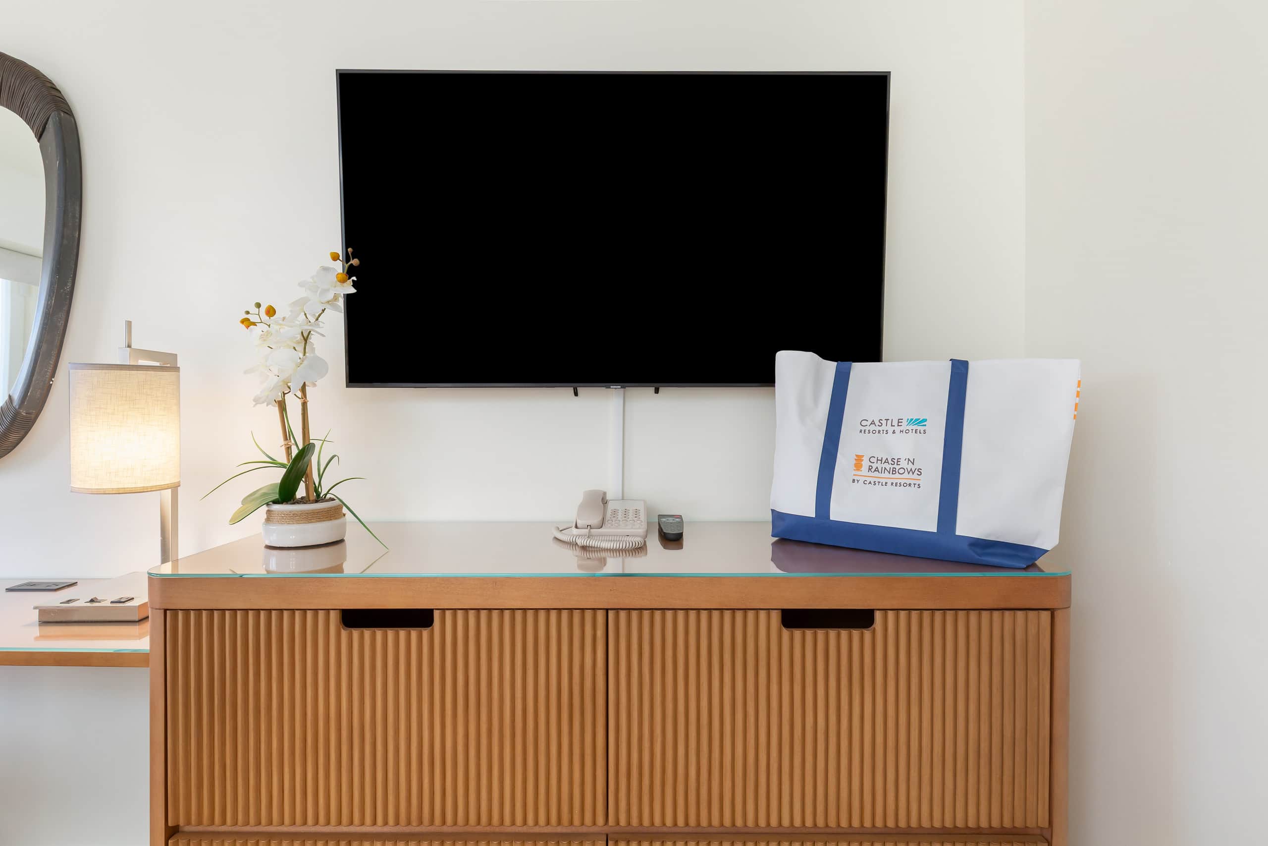 Hotel in Honolulu · ★4.33 · Studio · 2 beds · 1 shared bath - Image 7