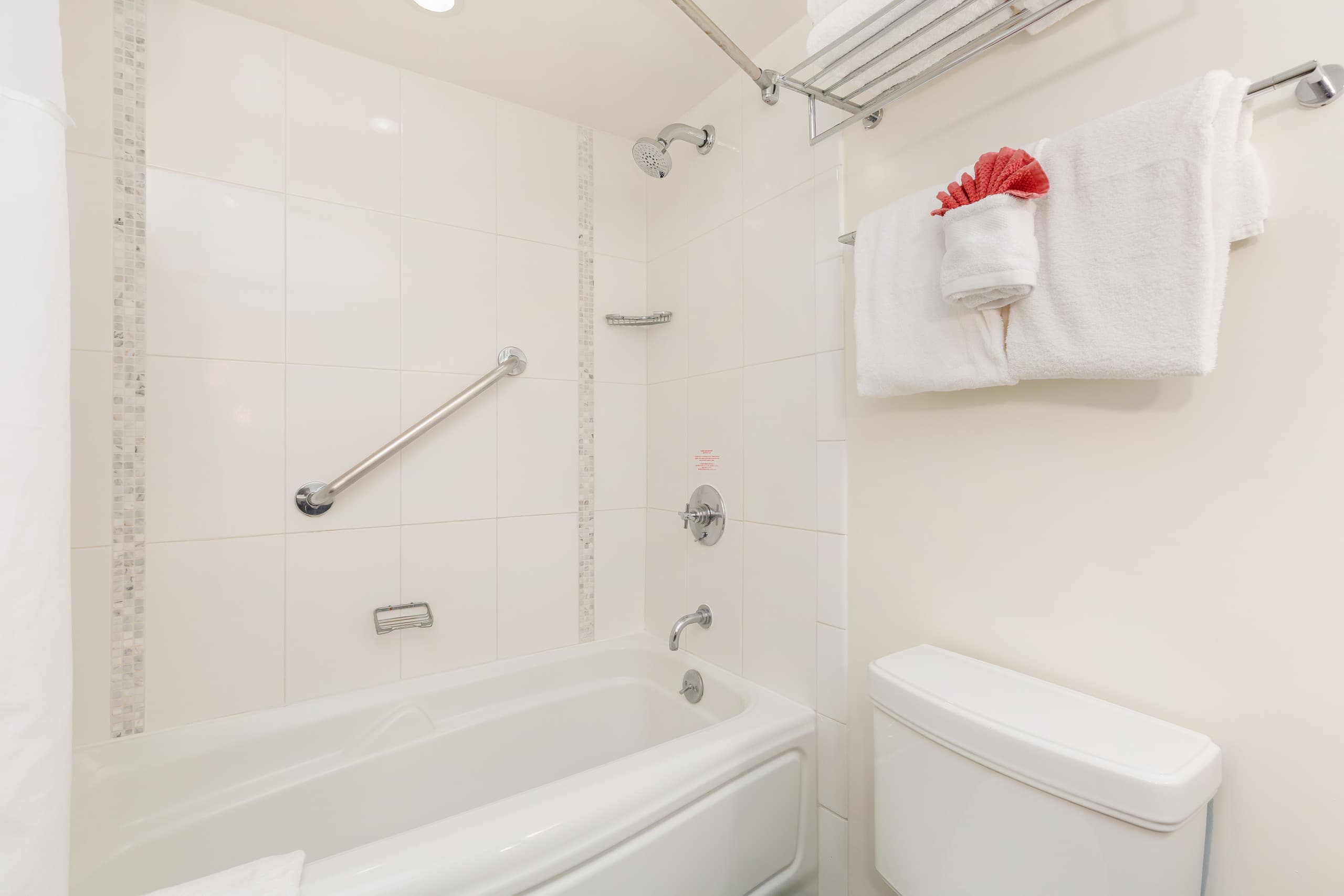 Hotel in Honolulu · ★4.33 · Studio · 2 beds · 1 shared bath - Image 18