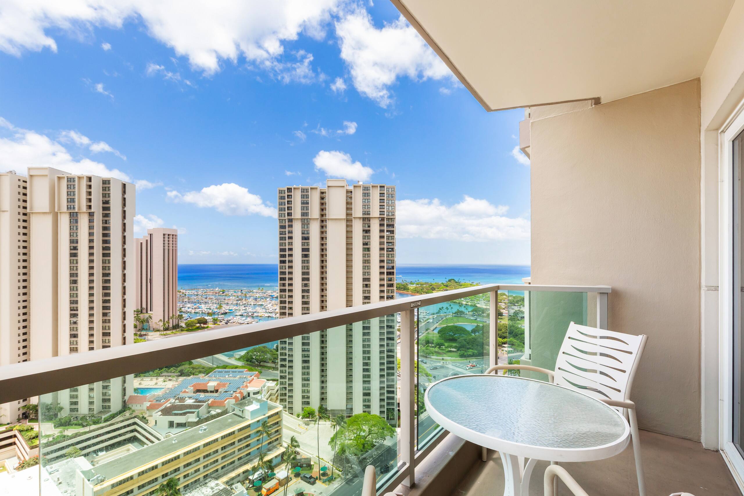 Hotel in Honolulu · ★4.33 · Studio · 2 beds · 1 shared bath - Image 20