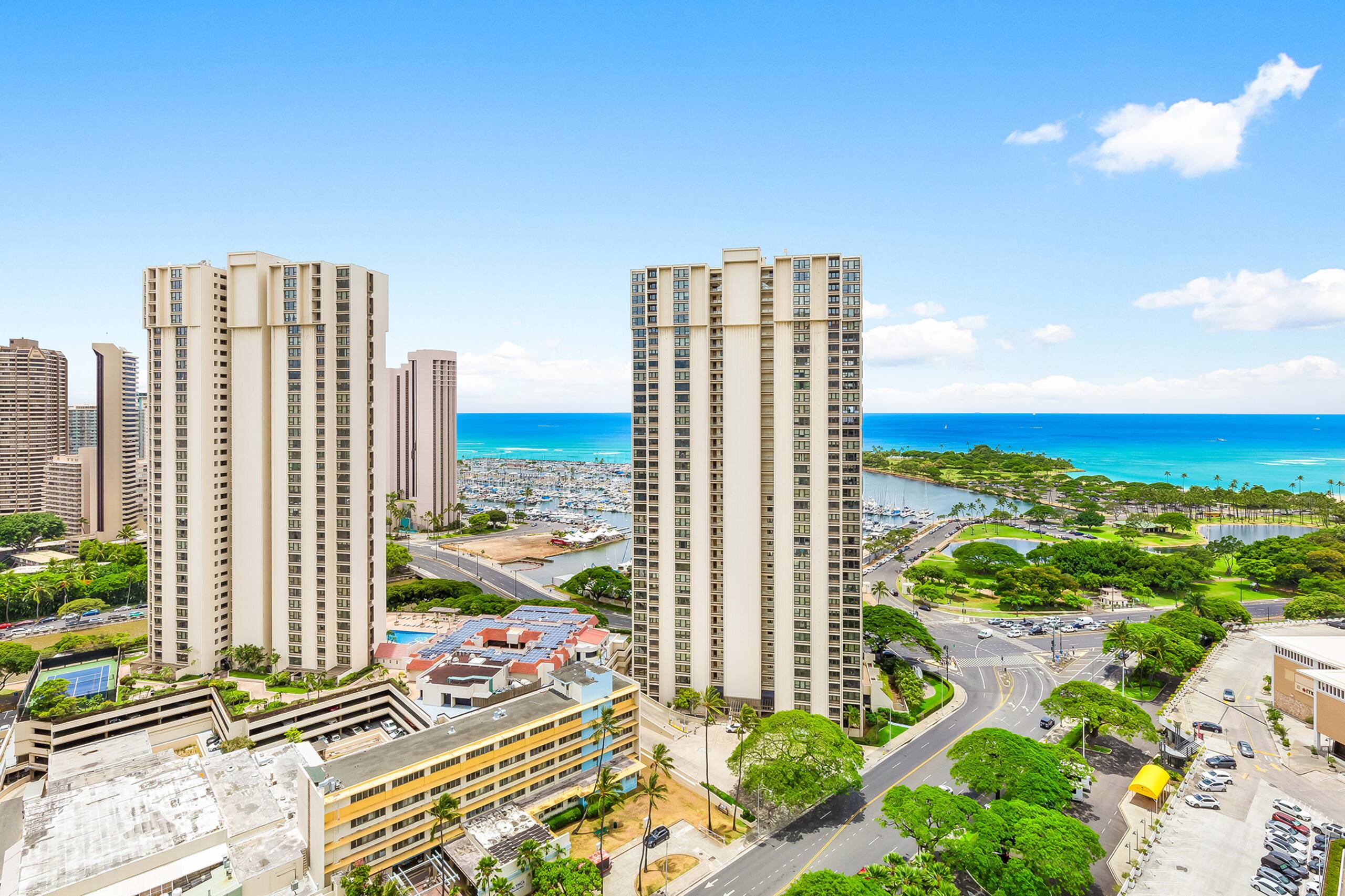 Hotel in Honolulu · ★4.33 · Studio · 2 beds · 1 shared bath - Image 32
