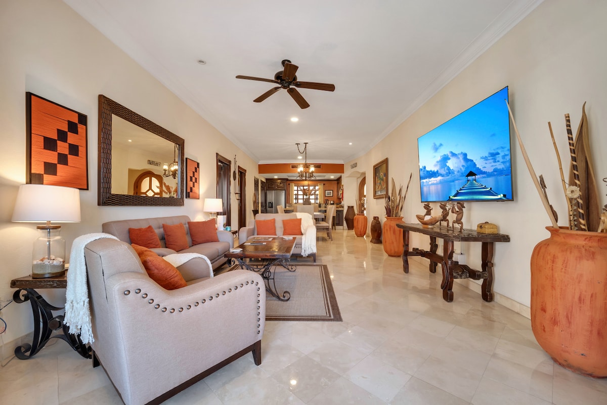 Beachfront, Premium Ocean View, 5 star - Condominiums for Rent in Cabo San Lucas, Baja California Sur, Mexico - Image 1