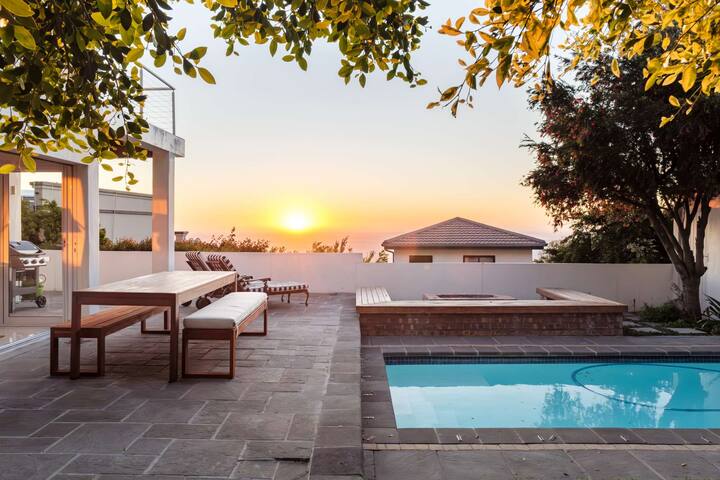 Camps Bay Family Holiday Home Sunset Sanctuary gallery image 5