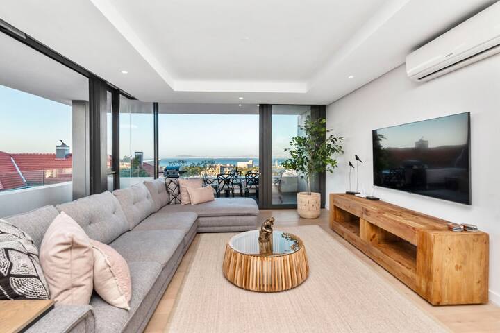 Modern Luxury 3-bed in Green Point, amazing views. gallery image 3