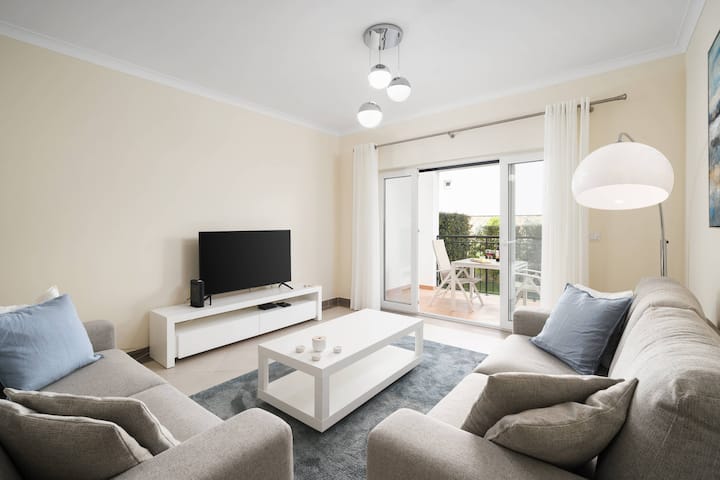 Modern And Spacious Holiday Apartment, Cabanas - Altura, Portugal