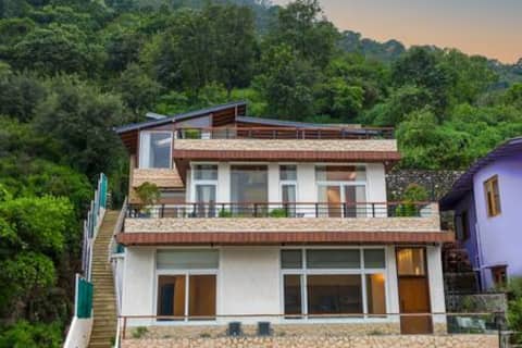 Elivaas 5BHK Villa |Near Bhimtal Lake | Caretaker