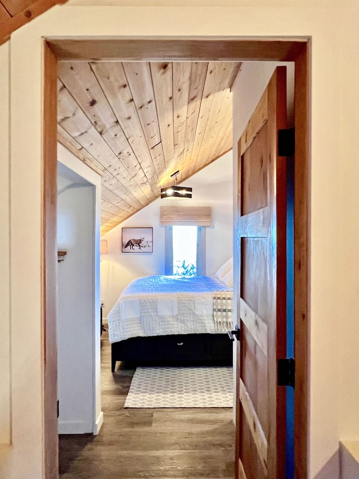 ಬೆಡ್‌ರೂಮ್ 1 ಬಿಗ್ ವೈಟ್