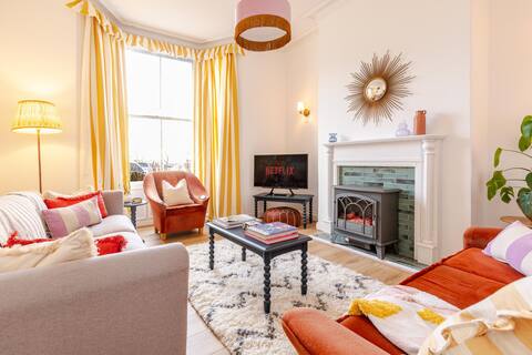 Rose Villa - Hot Tub | Town Centre Location