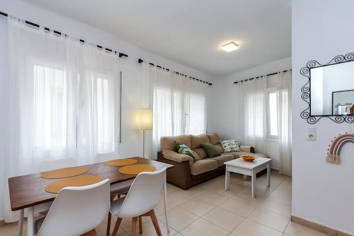 Appartement Jesma, 4 Personnes, Climatisation, à 1 - Lloret de Mar