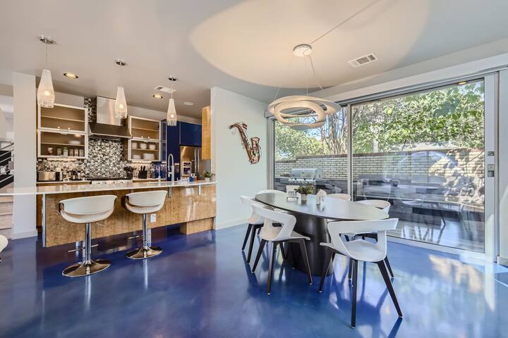 3BR, Hot Tub, Hypedome, 3-min to Downtown Austin gallery image 3