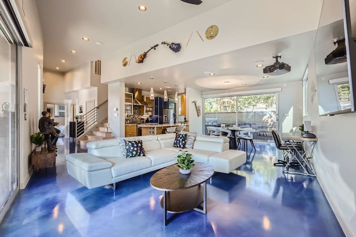 4BR, Hot Tub, Hypedome, 3-min to Downtown Austin