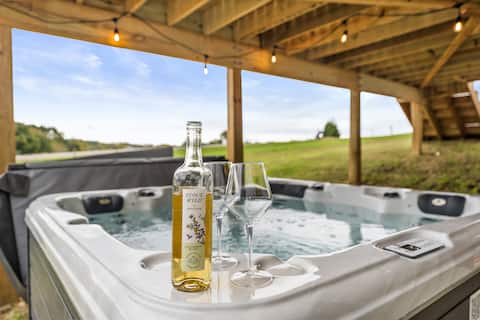 Lake Anna Getaway • HotTub, GameRoom & Lake toys