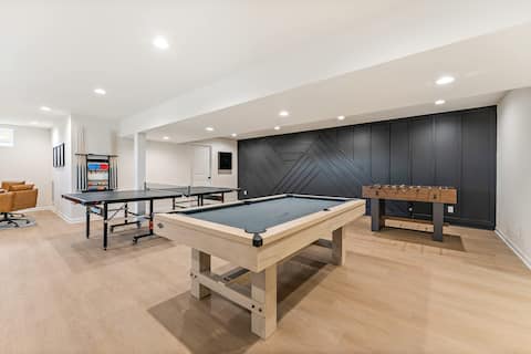 Lake Anna Getaway • HotTub, GameRoom & Lake toys