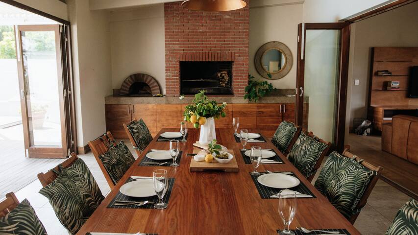 Family home w/ pool, gym & & pool table gallery image 4