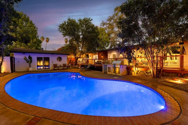 Ultimate LA Villa: Htd Pool, Ping Pong, BBQ, Gym