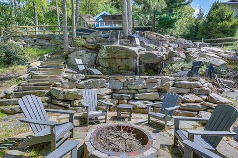 Lakefront Gem w/ Hot Tub & Boat Dock in Greentown