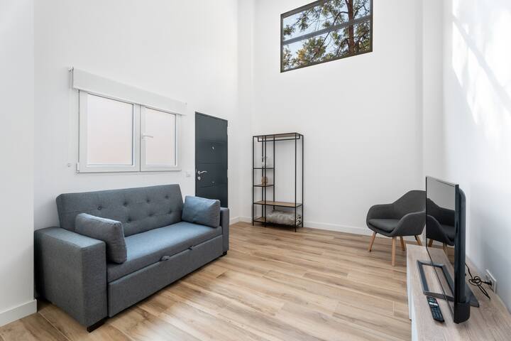 Nou Moles gallery image 2