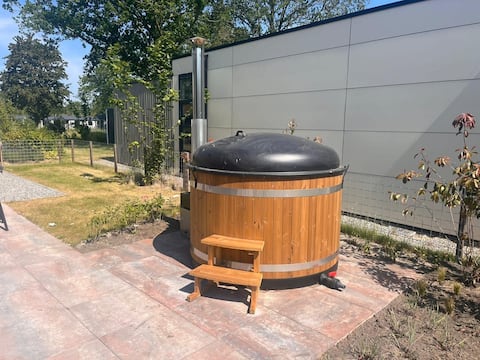L-Cube Hottub 6 | EuroParcs Zuiderzee