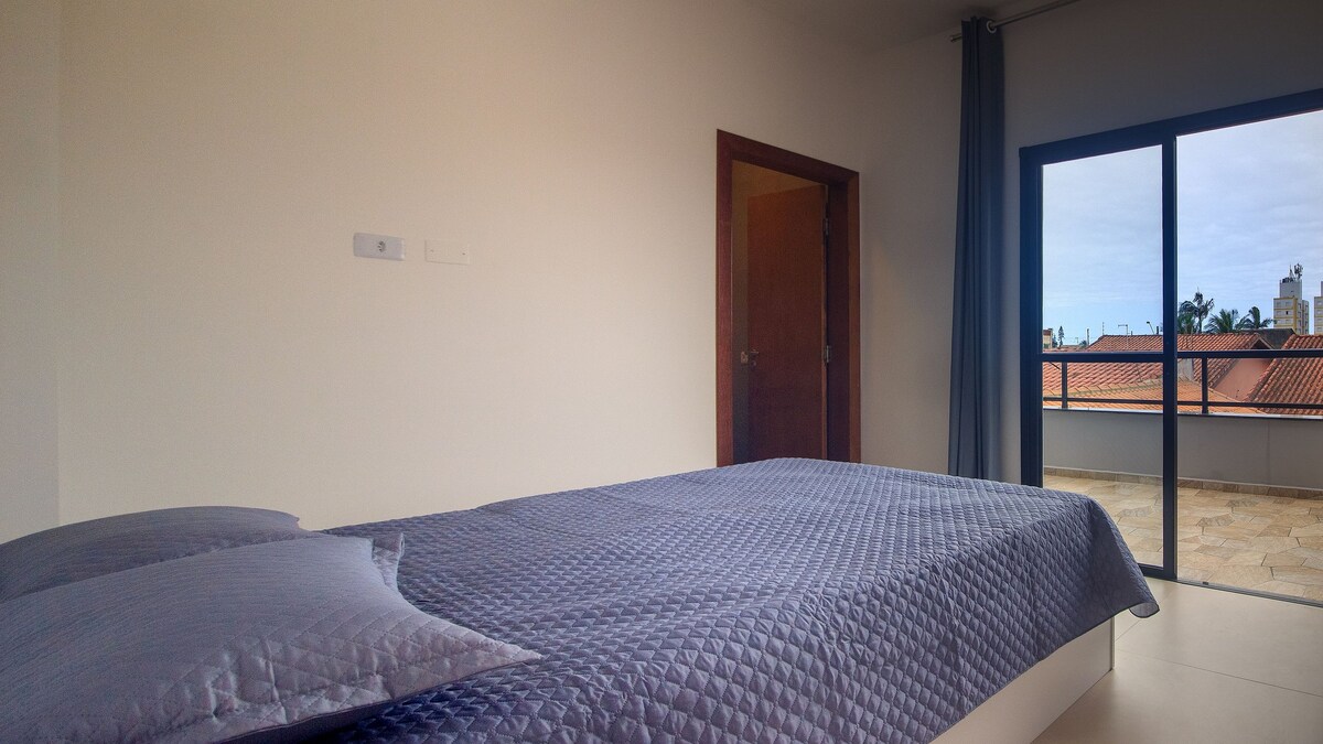 عرض (من العقار / الغرفة)