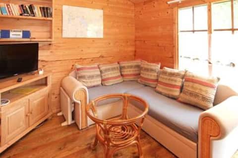 Top Airbnb: Cozy lakeside vacation cottage with large garden in Rechlin