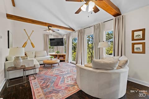 Blueberry Escape-Lakefront Family Cabin on Beaver