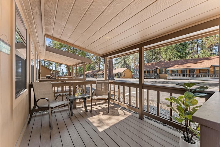 Bearfoot Bungalow- Year Round Private Beach Access - Tahoe Vista, California, CA