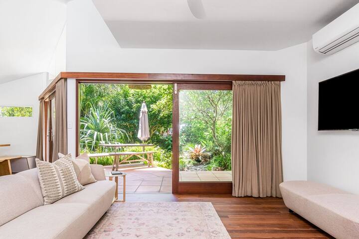 East Coast Escapes | Green Dragon gallery image 3