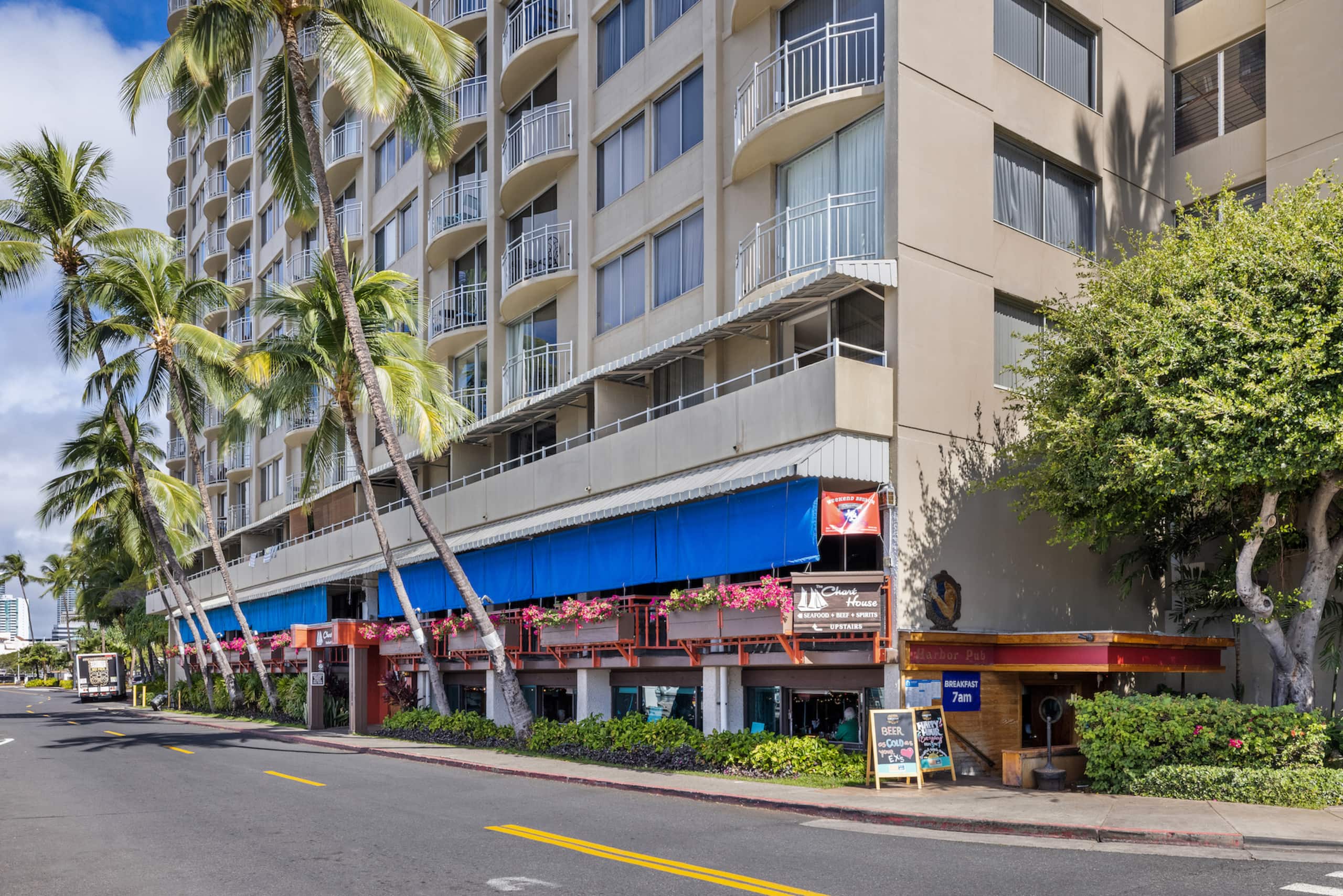 Coastal Chic Condo with Ocean View & Full Kitchen - Image 31