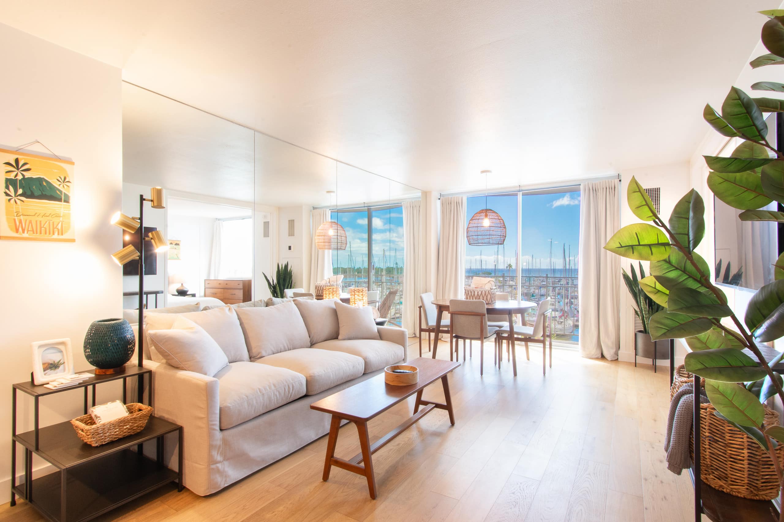 Coastal Chic Condo with Ocean View & Full Kitchen - Image 5