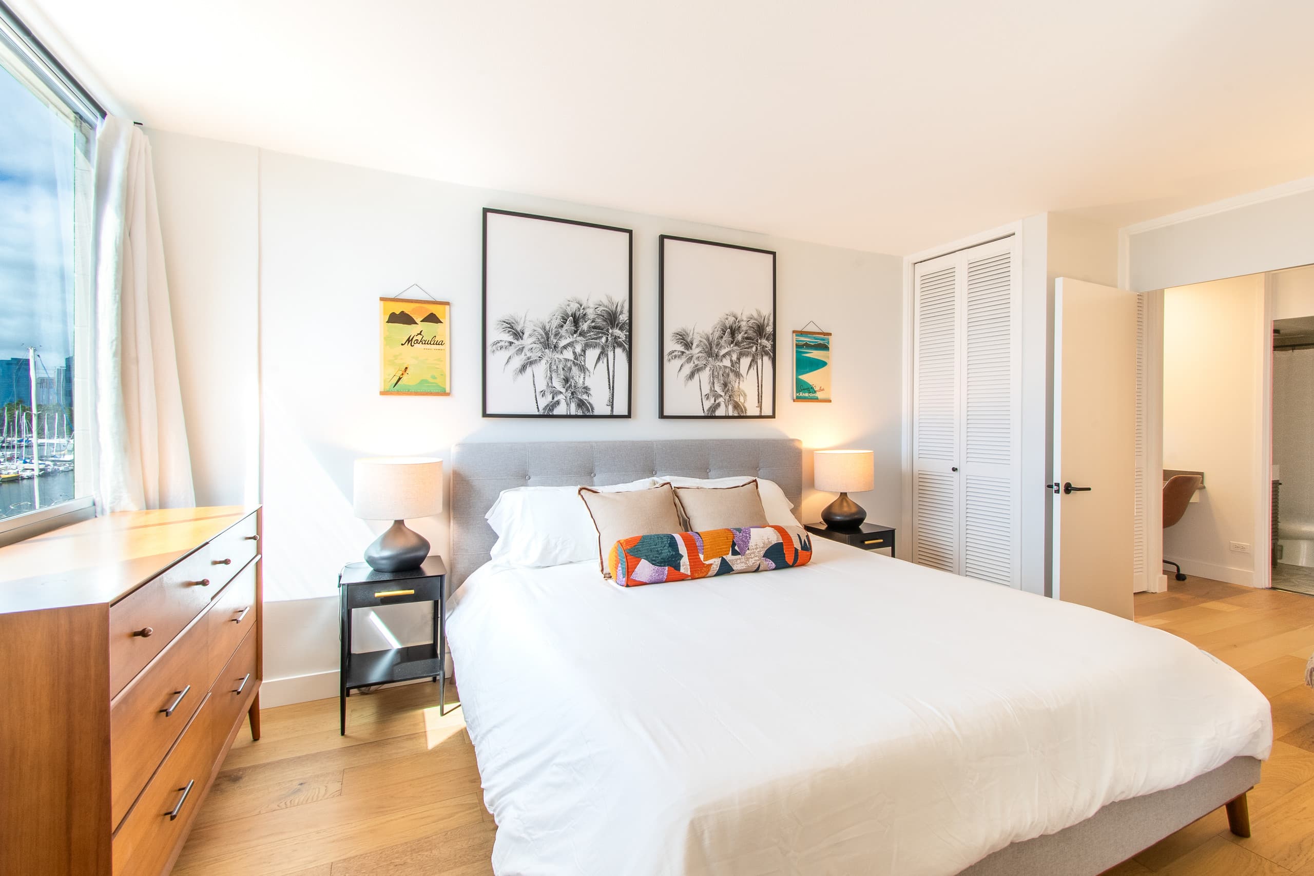 Coastal Chic Condo with Ocean View & Full Kitchen - Image 1