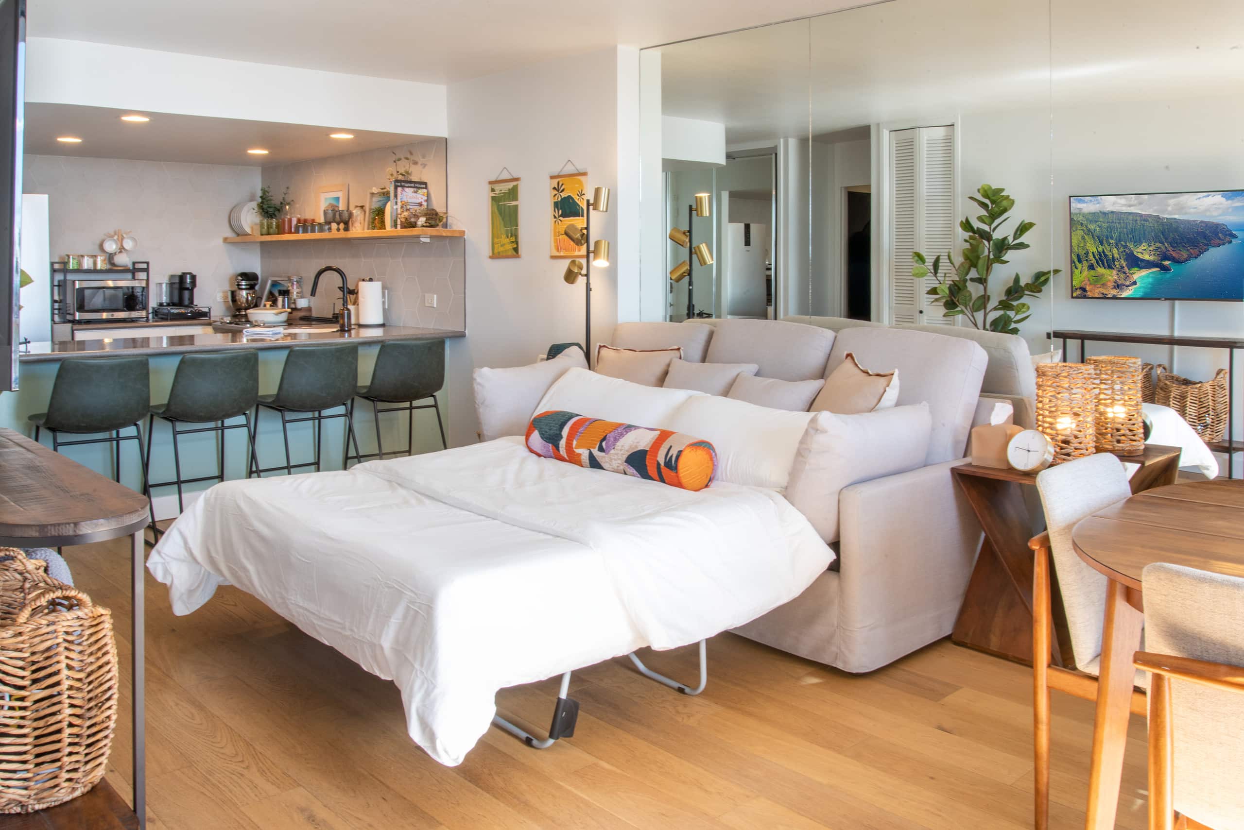 Coastal Chic Condo with Ocean View & Full Kitchen - Image 2