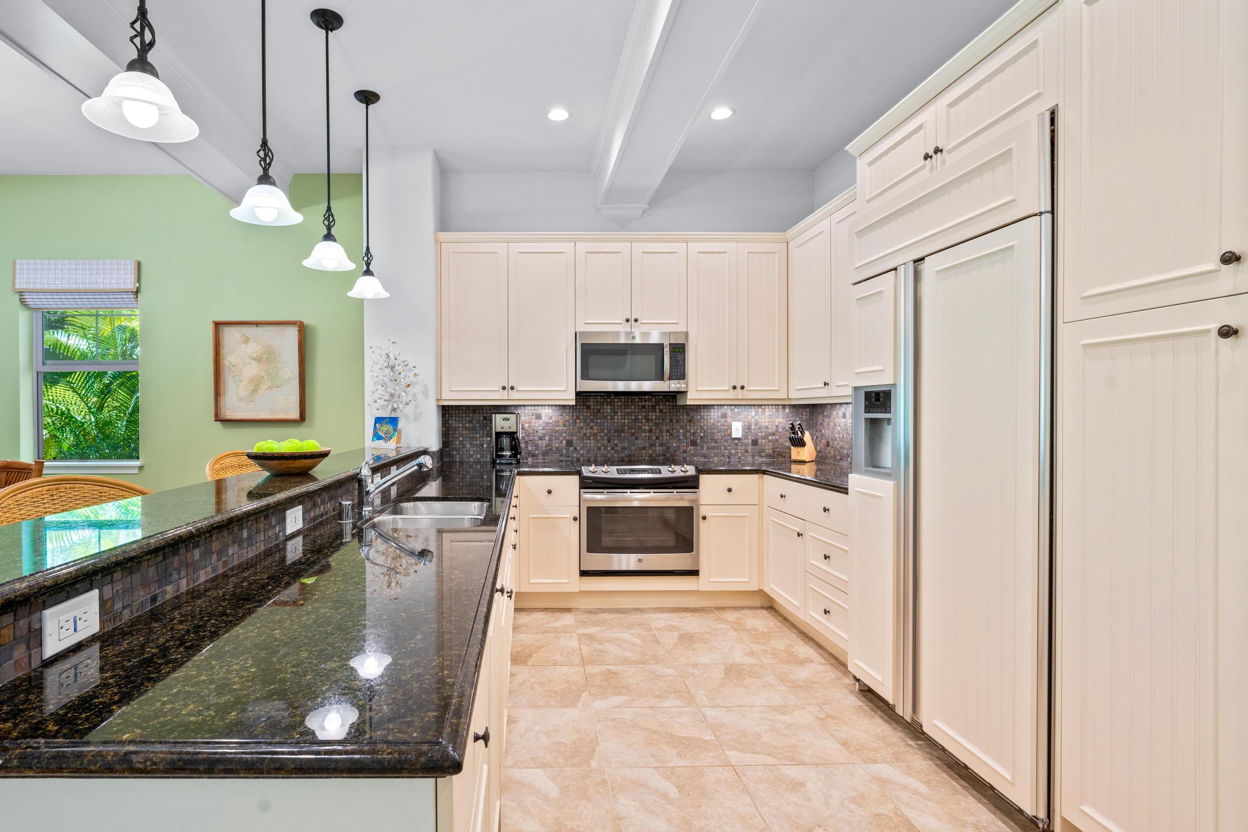 Townhouse in Waimea · ★5.0 · 3 bedrooms · 5 beds · 2.5 shared baths - Image 35