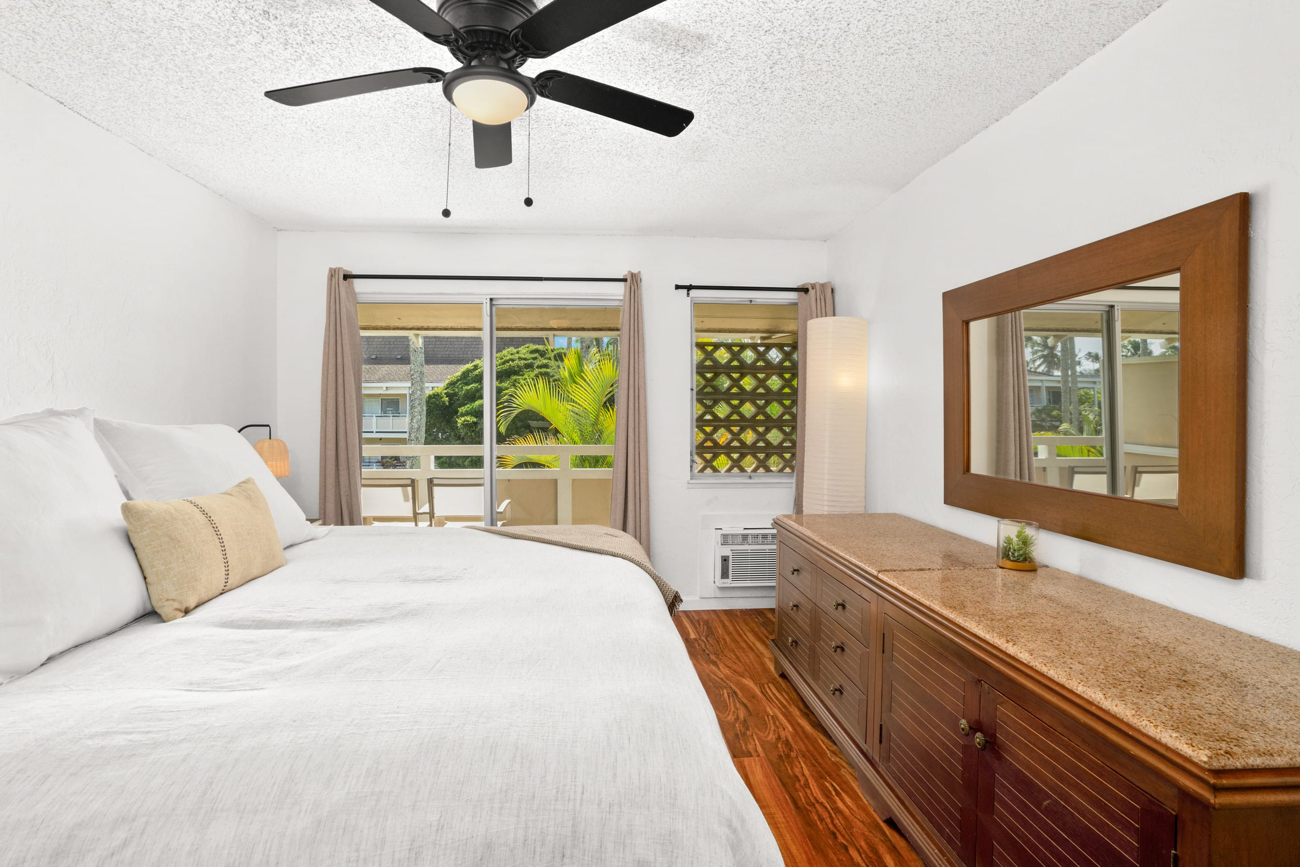 Condo in Kapaa · ★4.76 · 1 bedroom · 2 beds · 1 shared bath - Image 17