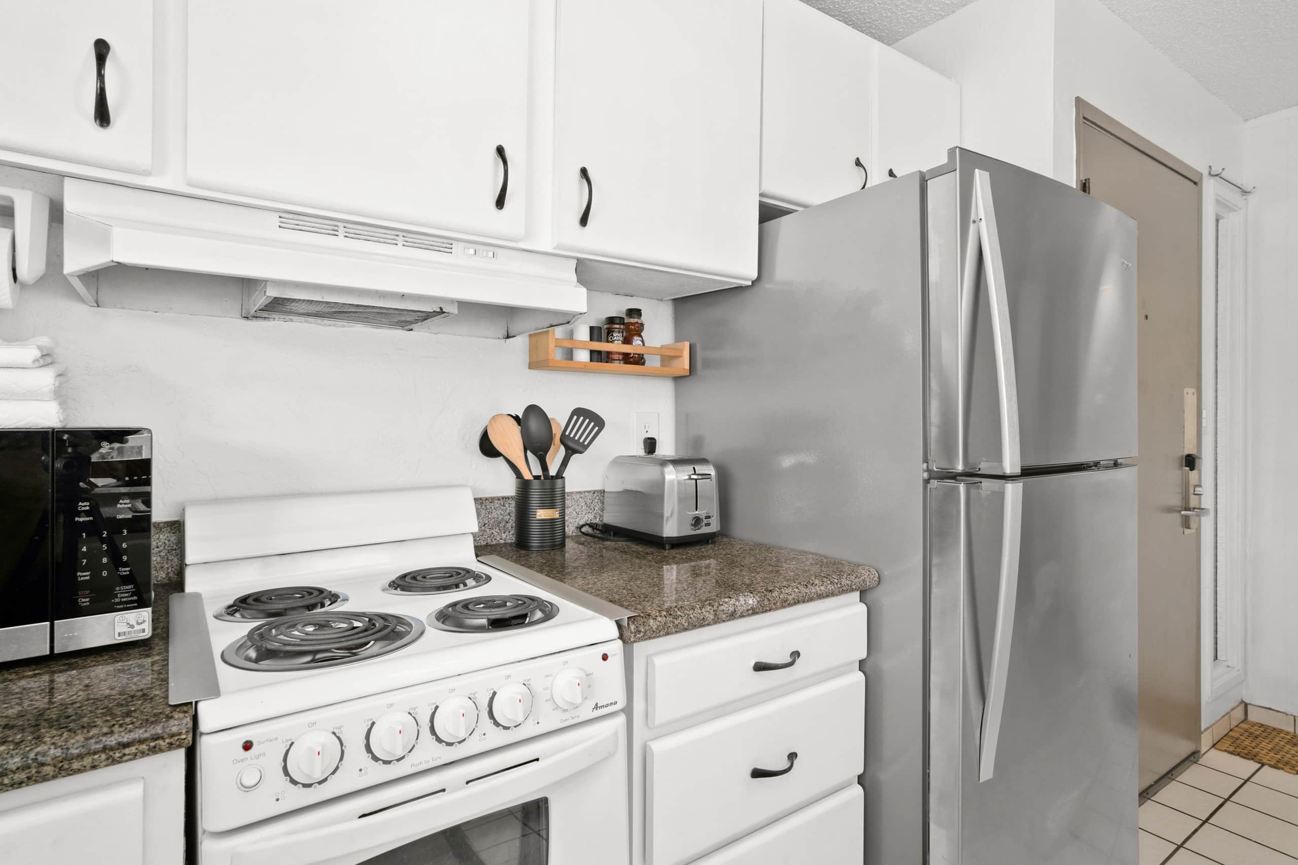 Condo in Kapaa · ★4.76 · 1 bedroom · 2 beds · 1 shared bath - Image 9