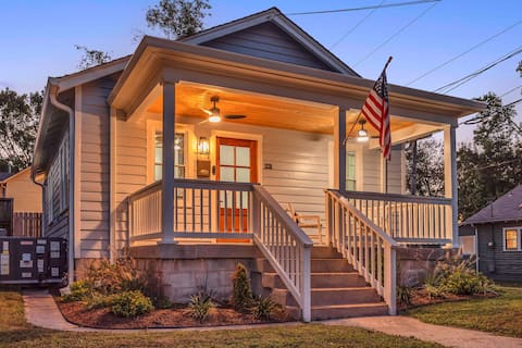 Popular Airbnb listing: Modern and Cozy Bungalow Near City Center in North Nashville