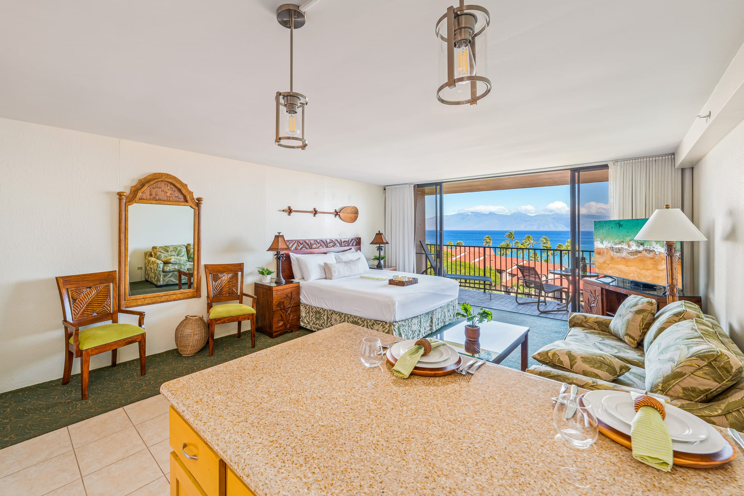Condo in Lahaina · ★4.9 · 1 bedroom · 2 beds · 1 shared bath - Image 4