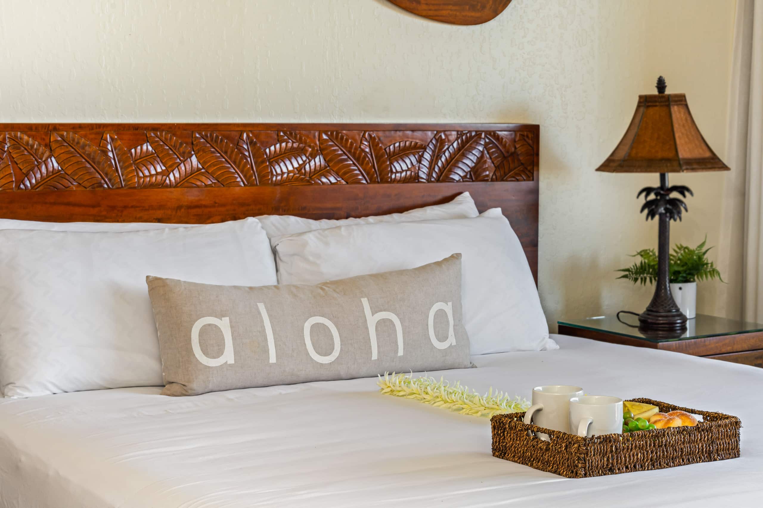 Condo in Lahaina · ★4.9 · 1 bedroom · 2 beds · 1 shared bath - Image 14